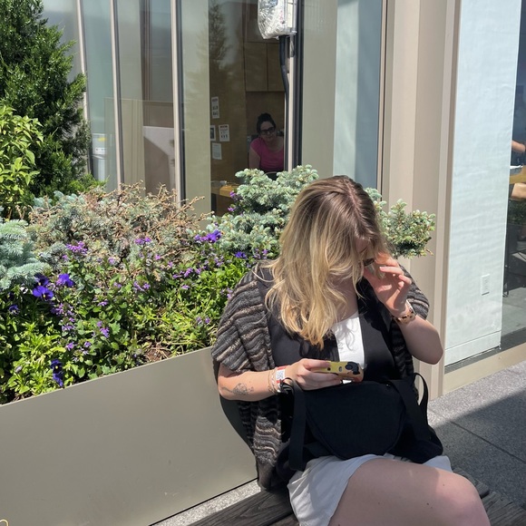 Meet your Posher, Julia - Picture 1 of 1